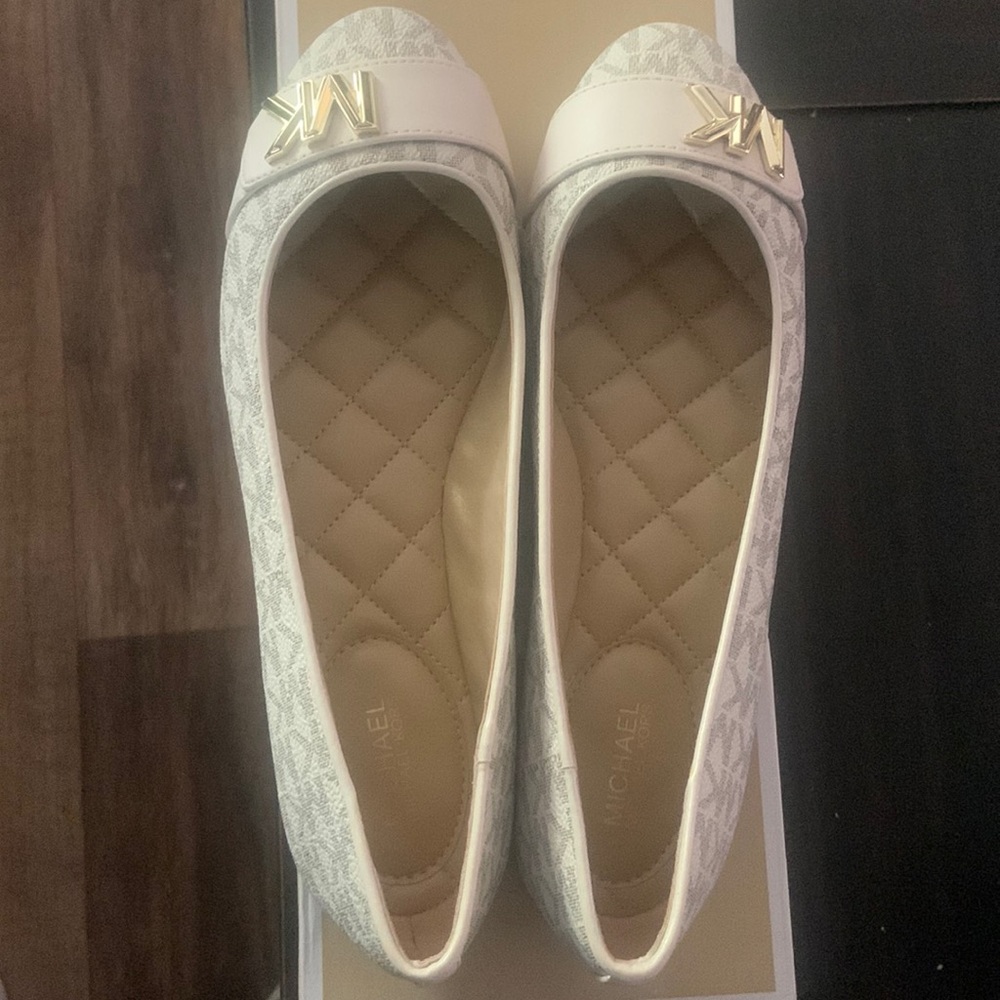 Vanilla Michael Kor Jilly Ballet shoes